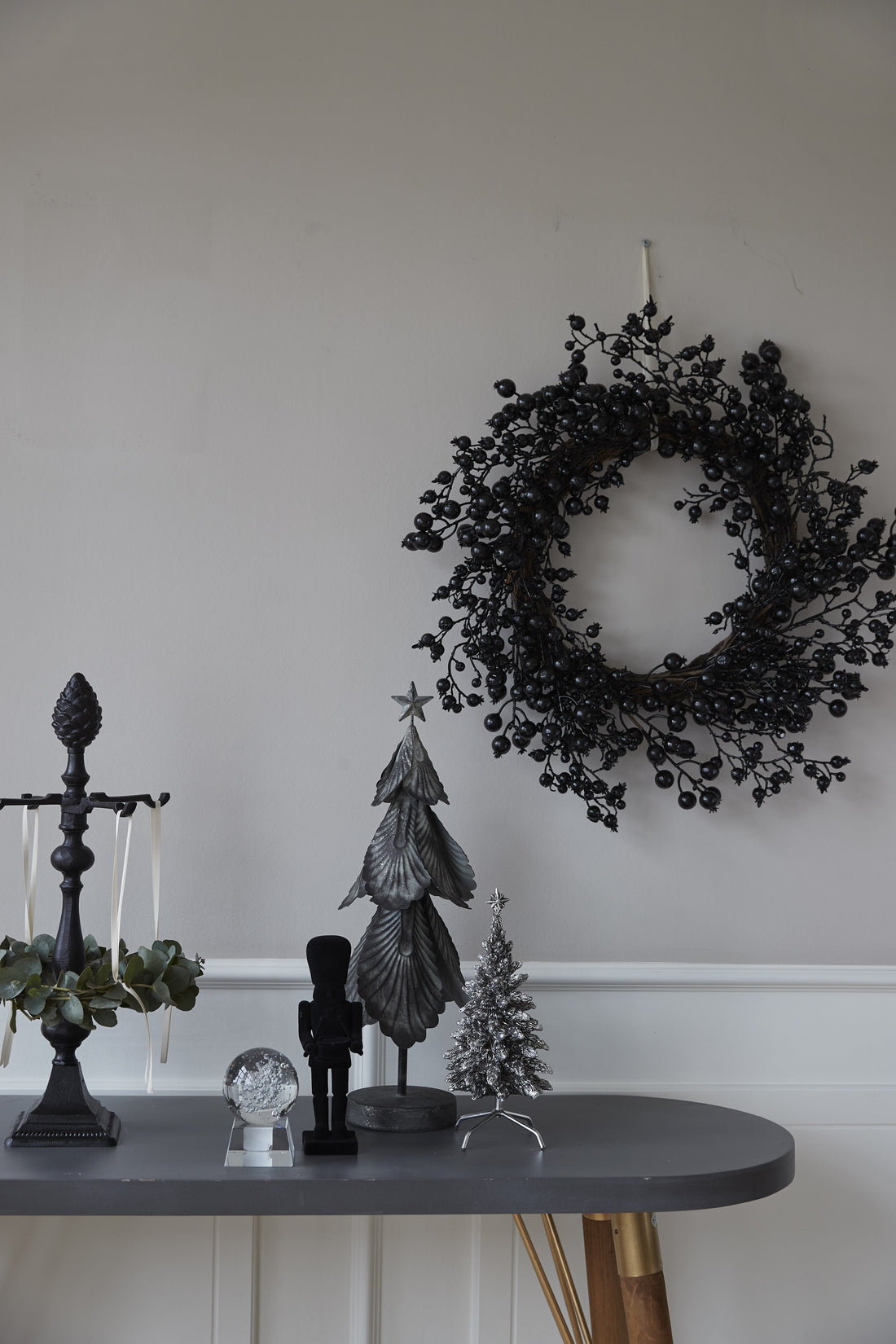 Lene Bjerre Cavia Kranzhalter schwarz 51 cm Adventskranzhalter stehend