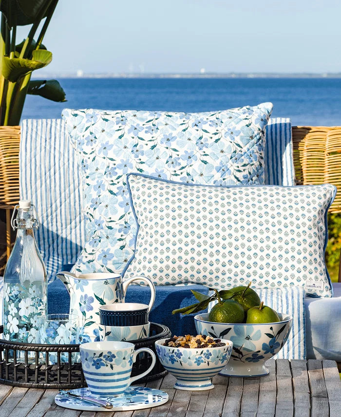 GreenGate Tischdecke 150 x 150 Blau Hellblau Blumen Quadratisch