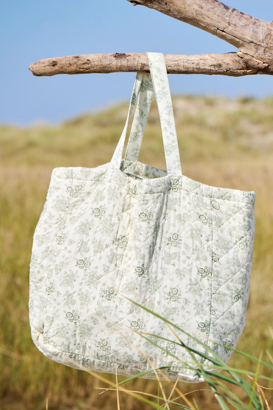 IB Laursen Tragetasche Stoff wattiert staubig grün Blumen groß