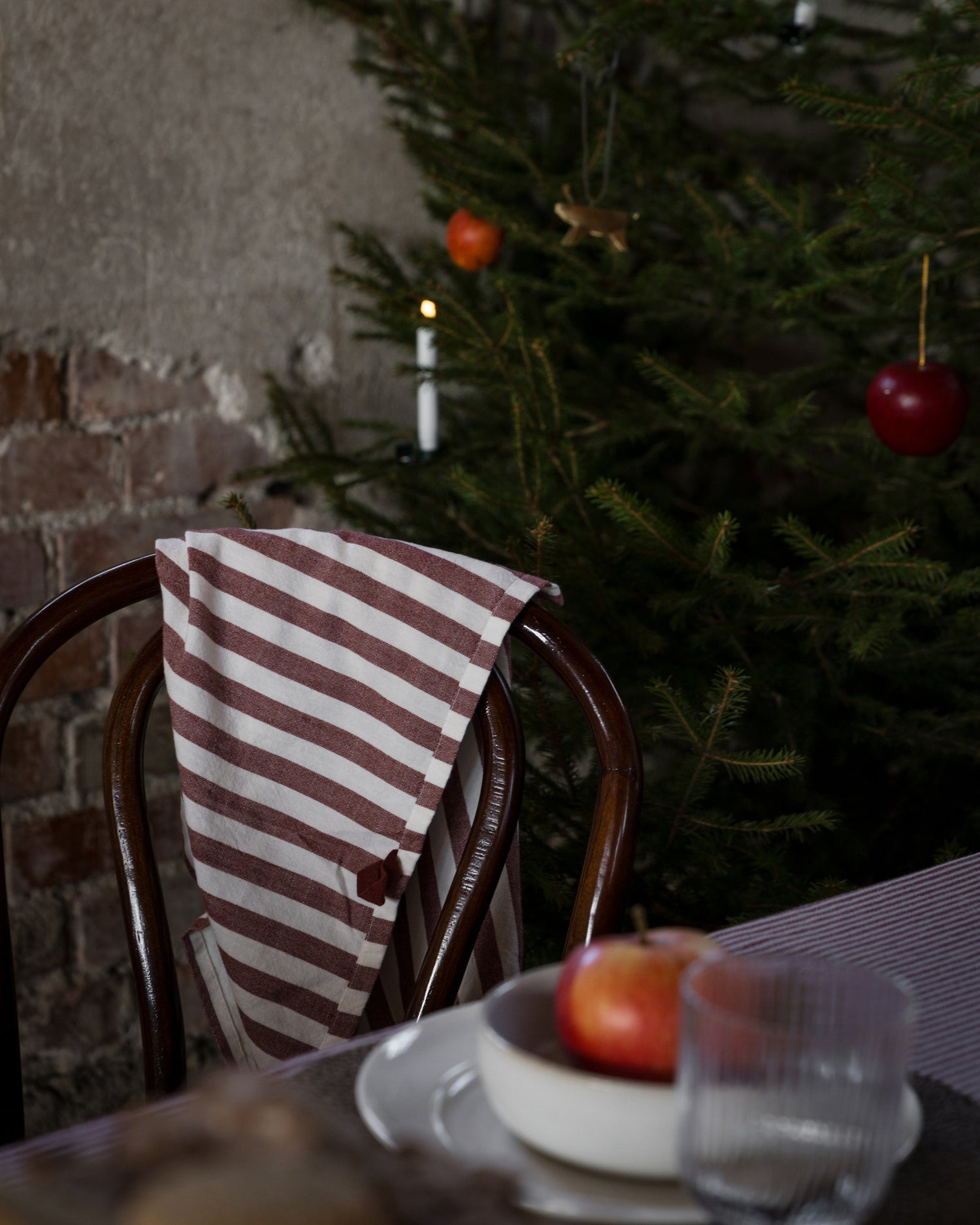 Ernst Geschirrtuch Streifen rot schmal 47 x 70 cm