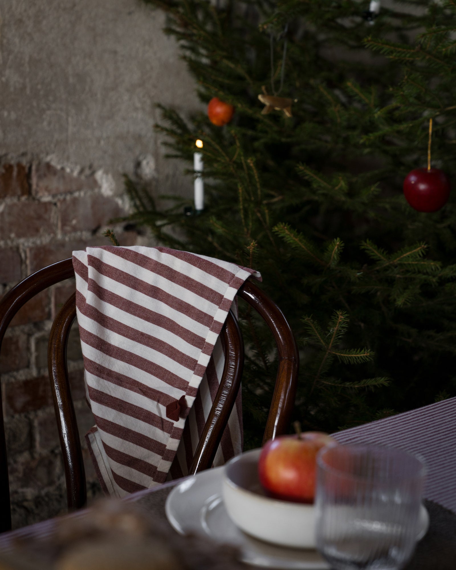 Ernst Geschirrtuch Streifen rot schmal 47 x 70 cm