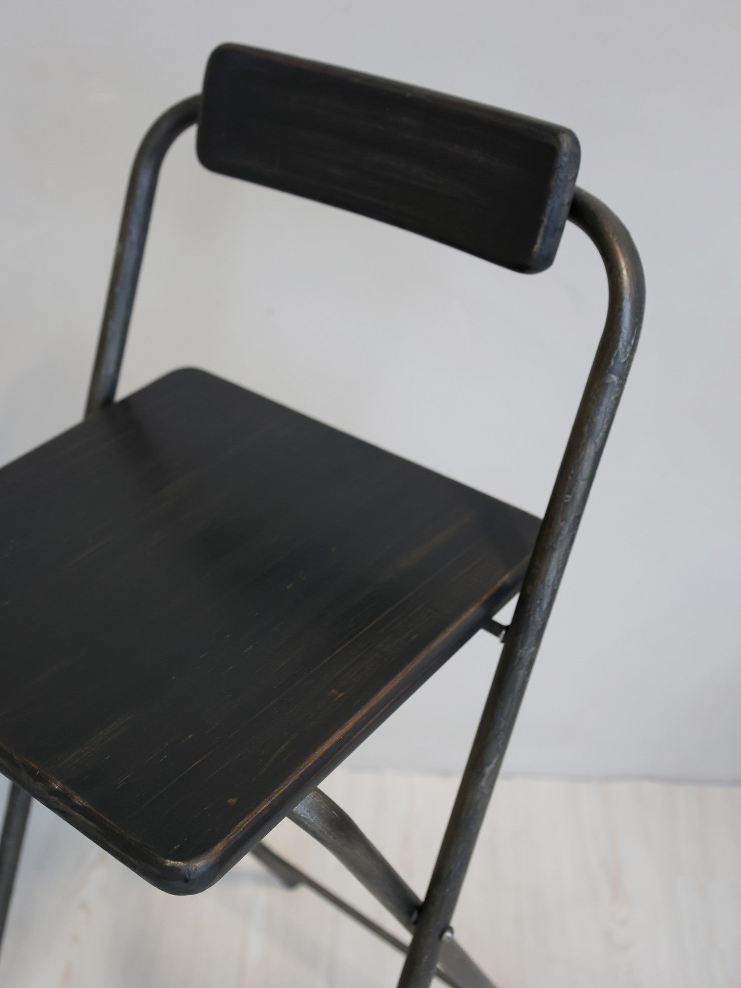 Chic Antique Barstuhl Holz Metall Factory Black Klappstuhl 95 cm