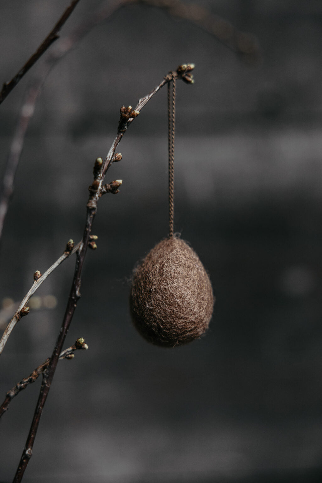 Storefactory Anhänger Ostern Ei Filz 6 cm Braun