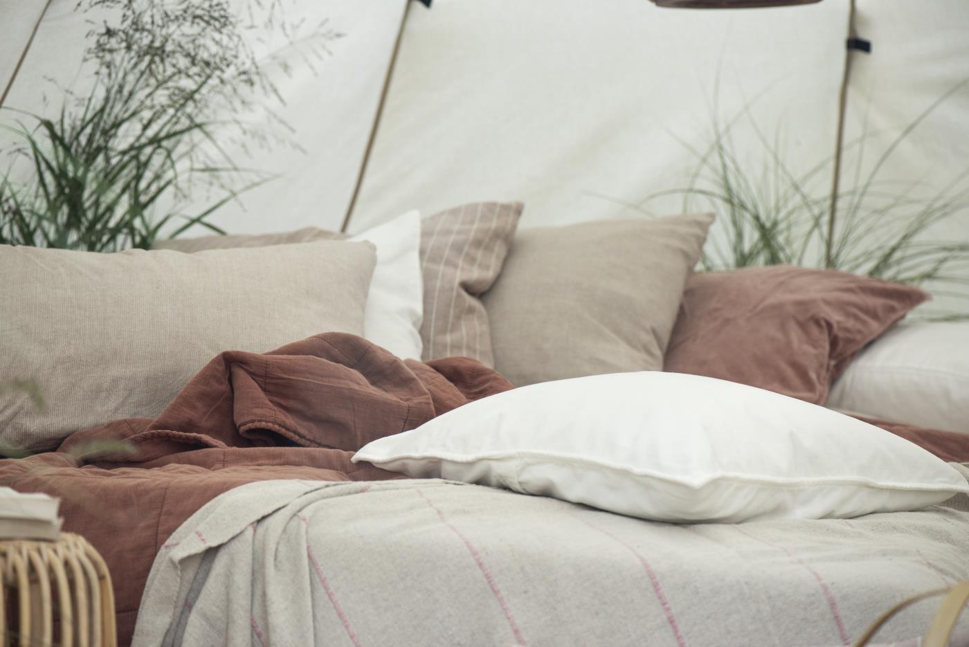 IB Laursen Kissenbezug Velours 52 x 52 butter cream / offwhite