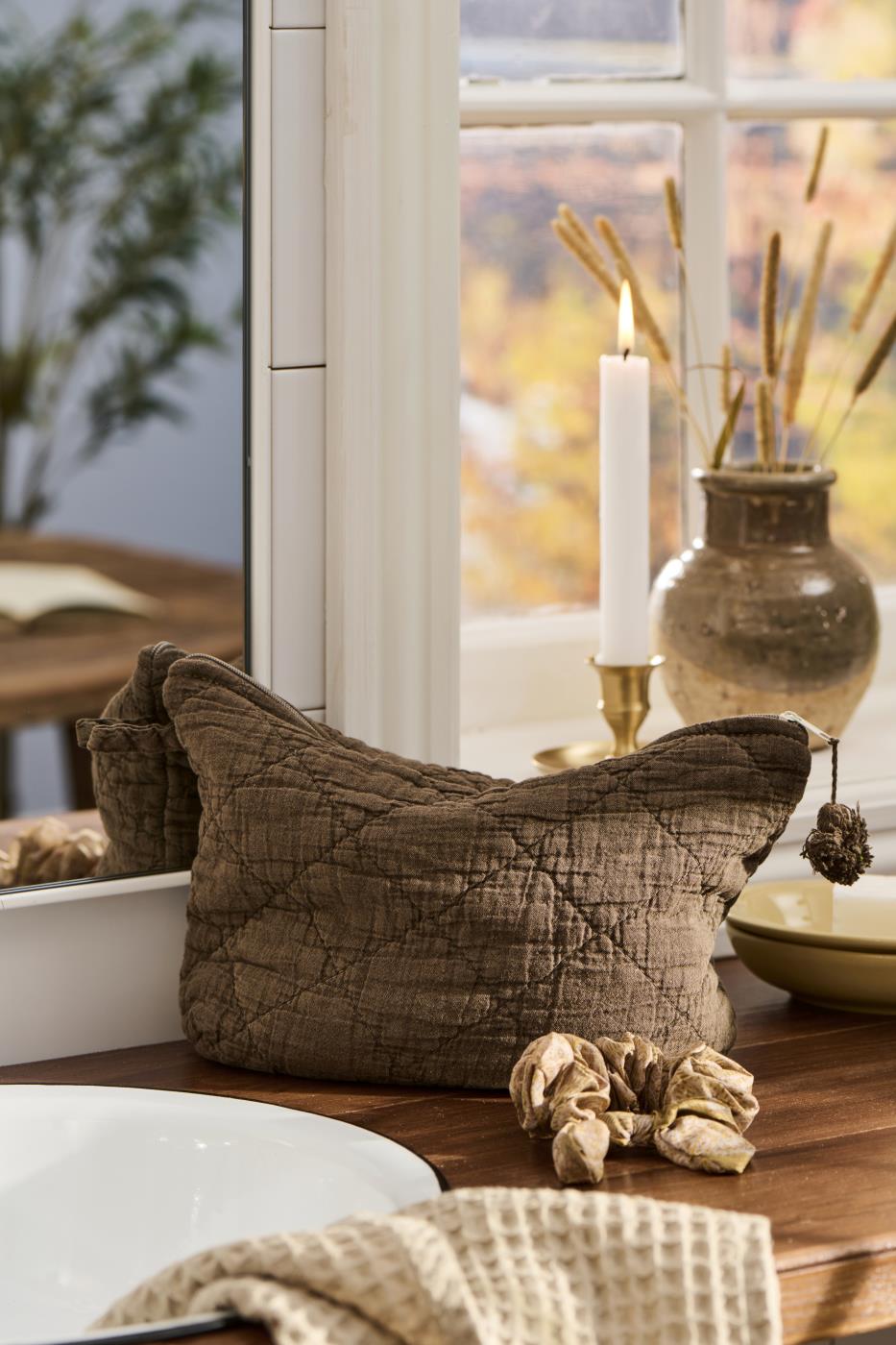 IB Laursen Kosmetiktasche gesteppt 28 cm chocolate braun