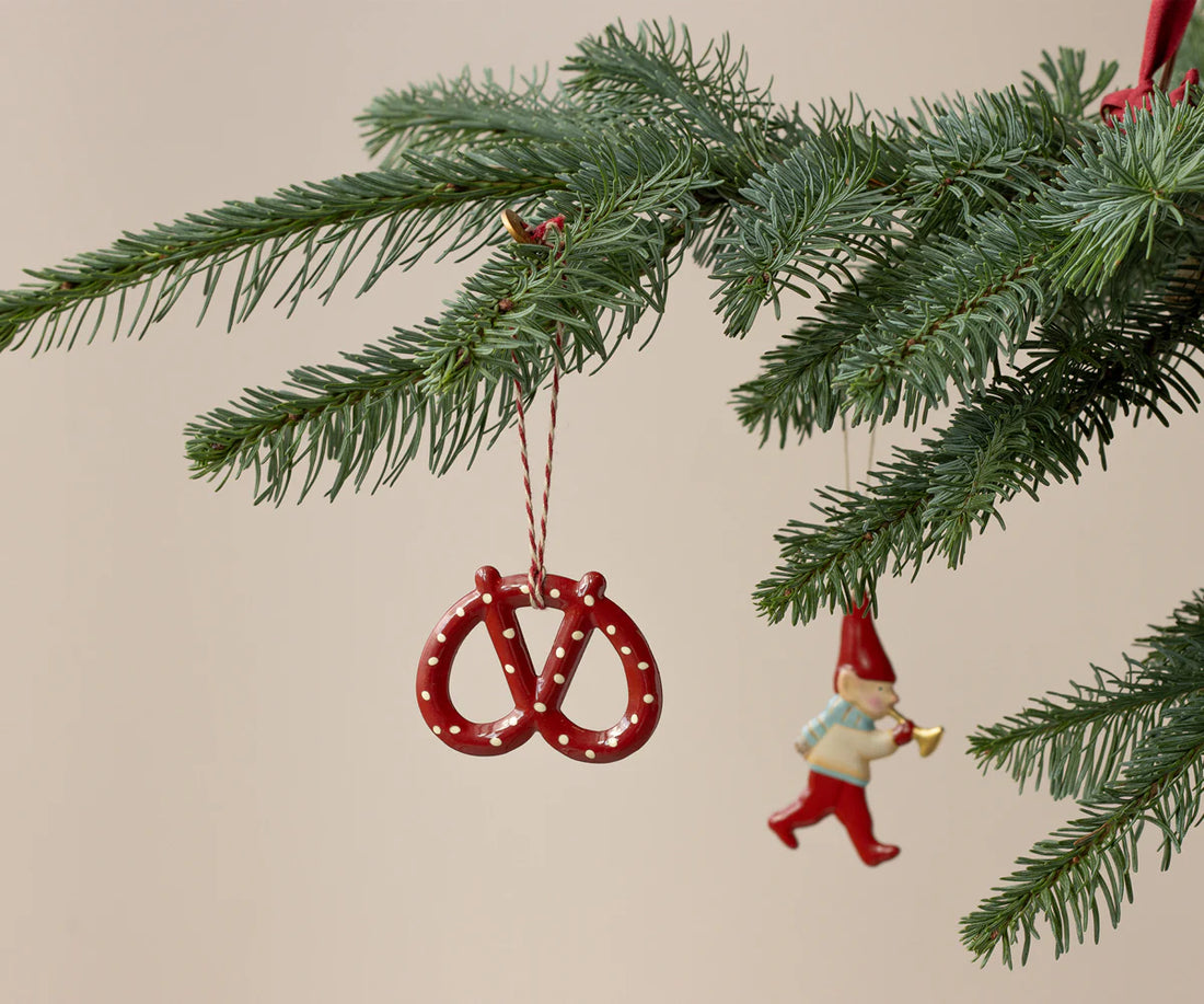 Maileg Ornament Brezel Punkte Rot 6 cm