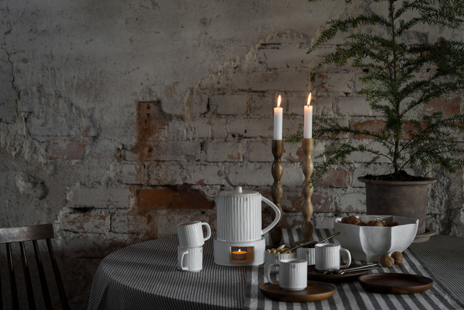 Ernst Tischdecke Streifen grün schmal 145x300 cm