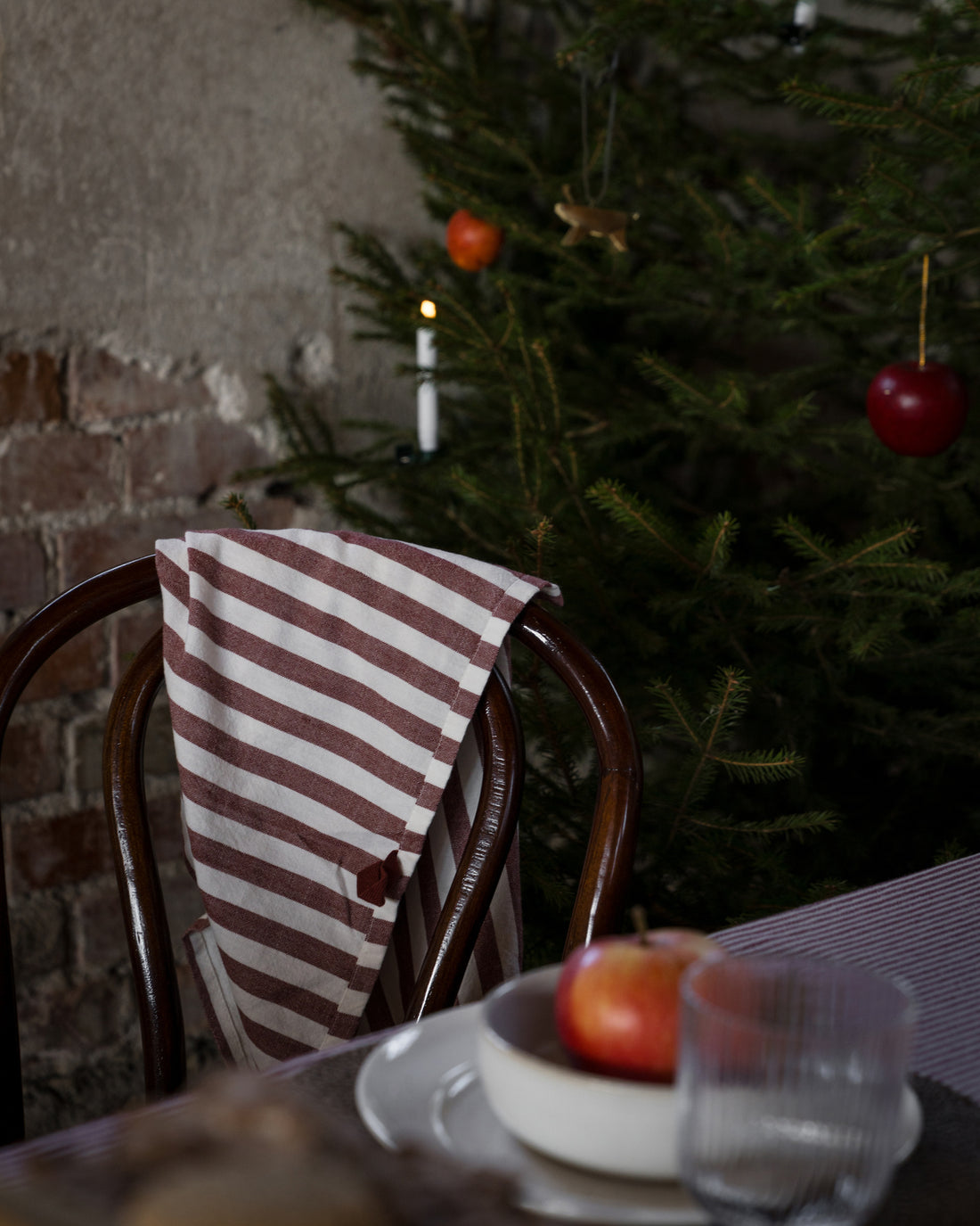 Ernst Geschirrtuch Streifen rot schmal 47 x 70 cm