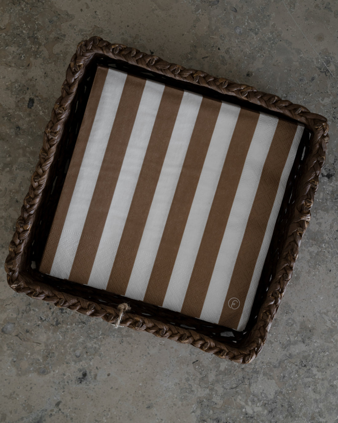 Ernst Korb Bast dunkelbraun 20x20 Serviettenhalter