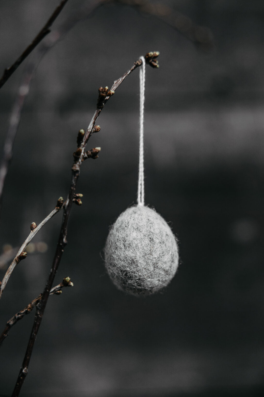 Storefactory Anhänger Ei Filz Ostern Hellgrau 4 cm