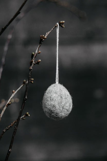 Storefactory Anhänger Ei Filz Ostern Hellgrau 4 cm